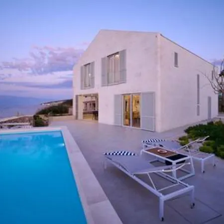 Casa Familija Sutivan