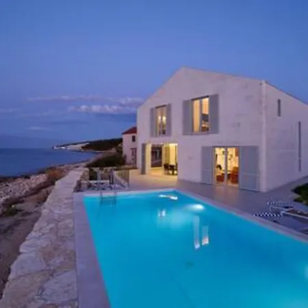 Casa Familija Villa