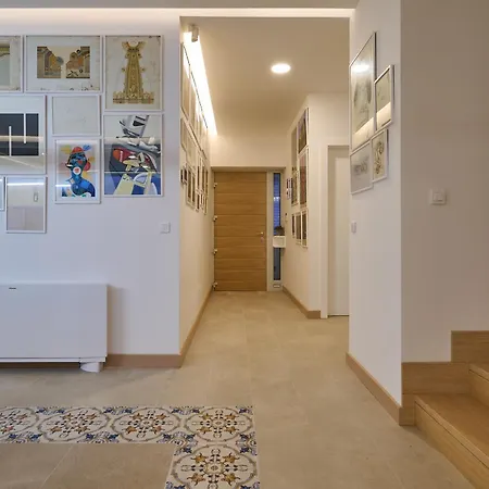 Casa Familija Sutivan