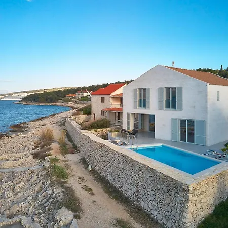 Casa Familija Villa Sutivan
