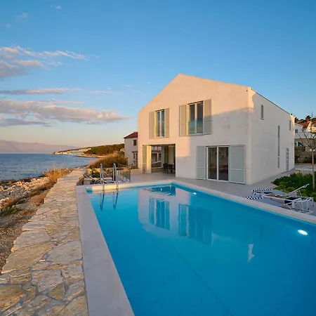 Casa Familija * Sutivan