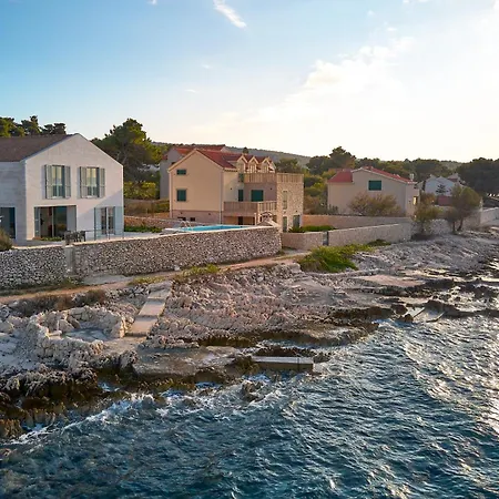 Casa Familija Villa Sutivan