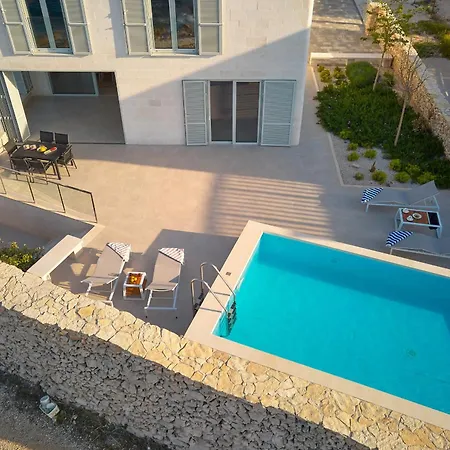 Villa Casa Familija Sutivan